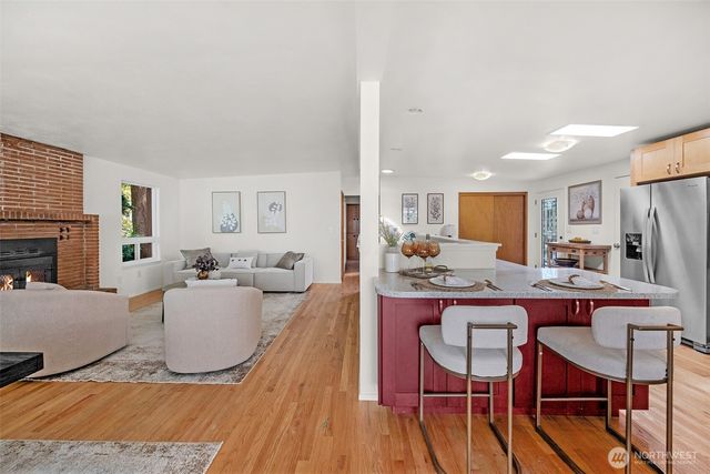 12521 2nd Avenue NE, Seattle, WA 98125