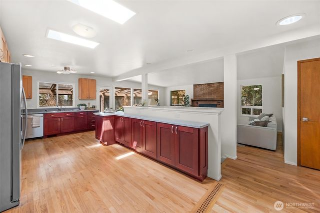 12521 2nd Avenue NE, Seattle, WA 98125