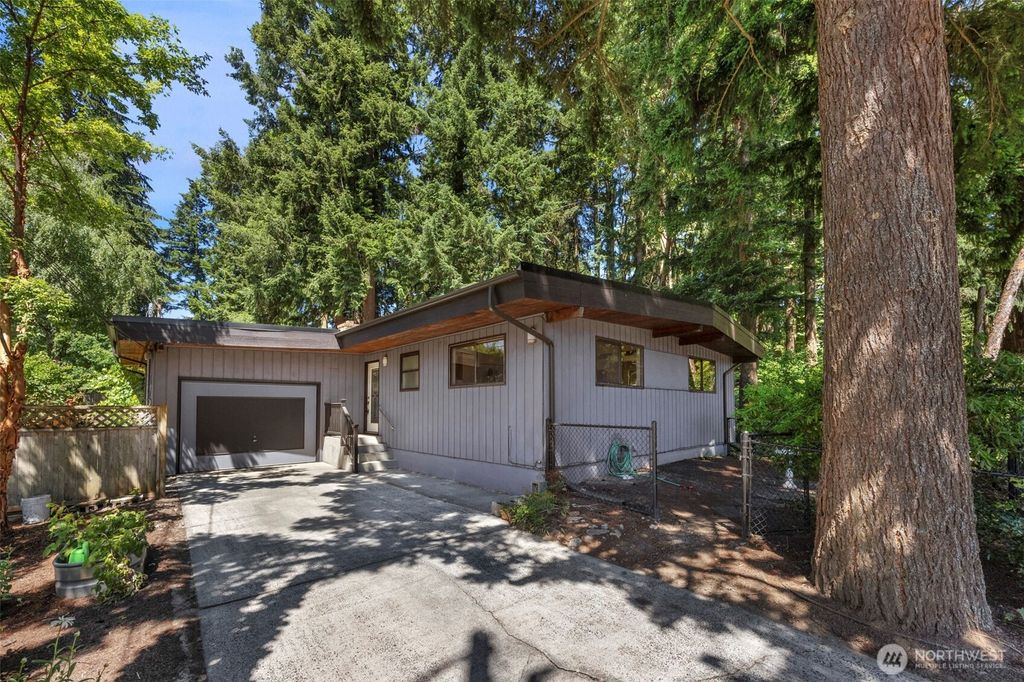 12521 2nd Avenue NE, Seattle, WA 98125