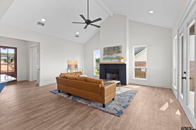 16421 Clearview Drive, Lindale, TX 75771