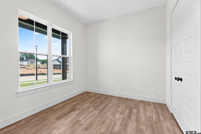 16421 Clearview Drive, Lindale, TX 75771