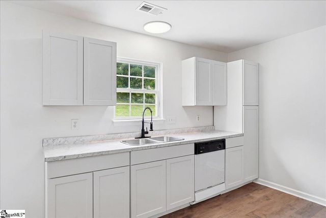 207 Two Gait Lane, Simpsonville, SC 29680