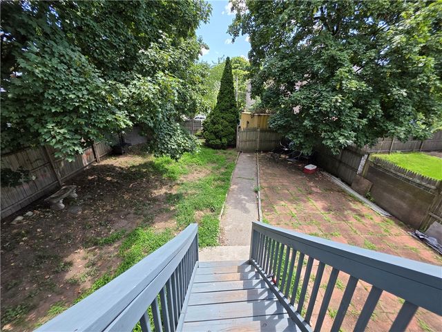 422 East Avenue, Pawtucket, RI 02860
