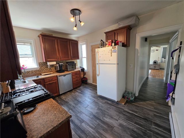 422 East Avenue, Pawtucket, RI 02860