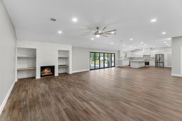 8219 Wateka Circle, Houston, TX 77074