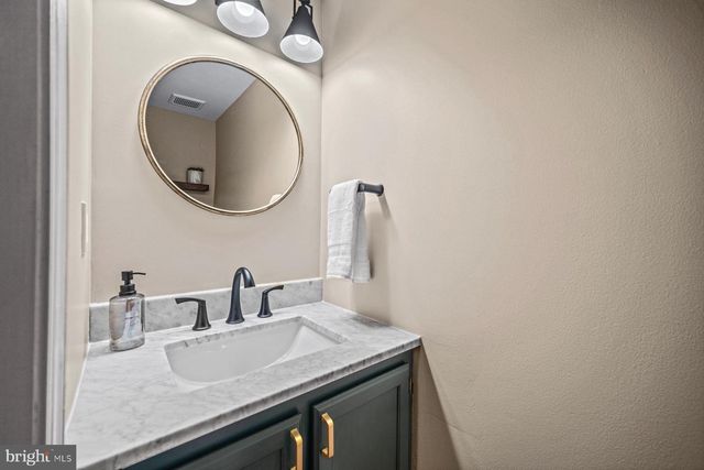 3157 BENTON SQUARE DR, Olney, MD 20832
