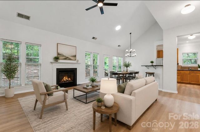 11627 Knightsdale Drive, Charlotte, NC 28277
