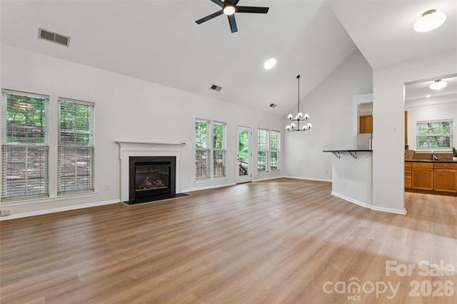 11627 Knightsdale Drive, Charlotte, NC 28277
