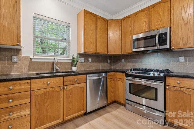 11627 Knightsdale Drive, Charlotte, NC 28277