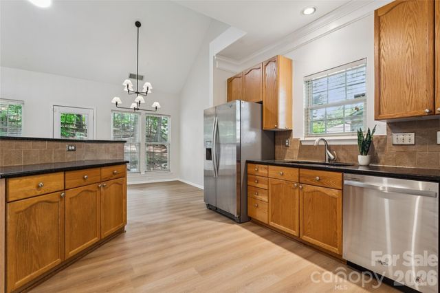 11627 Knightsdale Drive, Charlotte, NC 28277