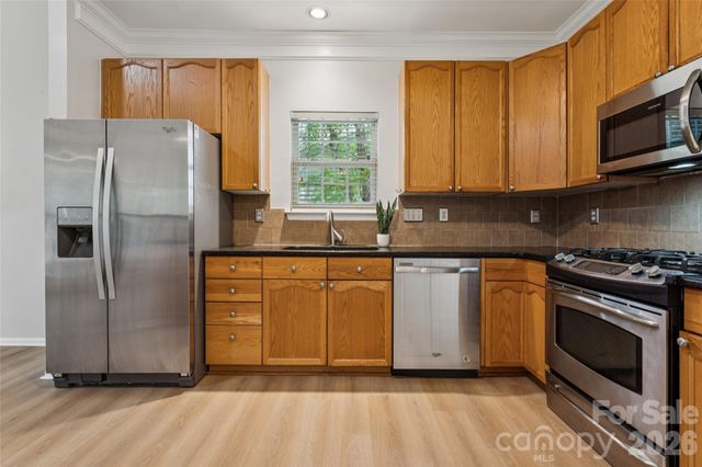 11627 Knightsdale Drive, Charlotte, NC 28277