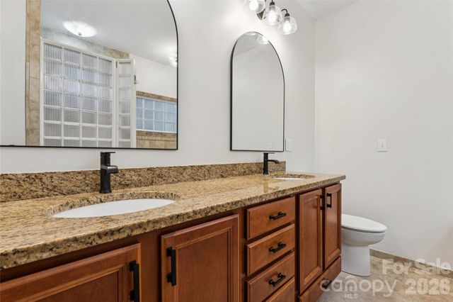 11627 Knightsdale Drive, Charlotte, NC 28277