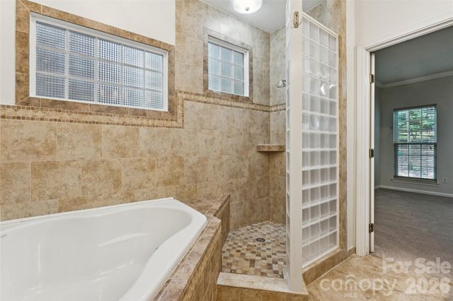 11627 Knightsdale Drive, Charlotte, NC 28277