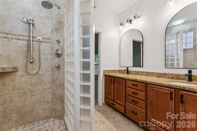 11627 Knightsdale Drive, Charlotte, NC 28277