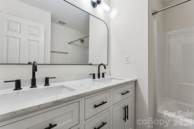 11627 Knightsdale Drive, Charlotte, NC 28277