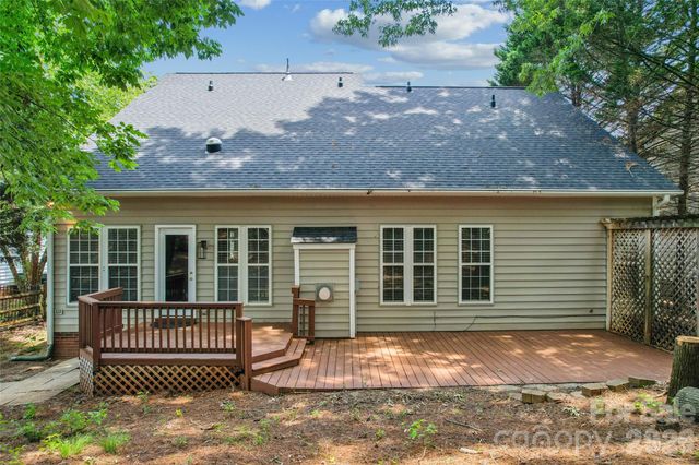 11627 Knightsdale Drive, Charlotte, NC 28277