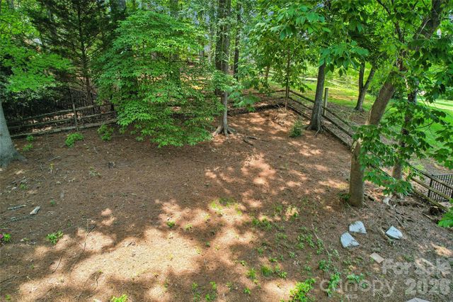 11627 Knightsdale Drive, Charlotte, NC 28277