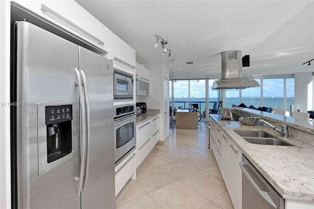 601 NE 36th St 712, Miami, FL 33137