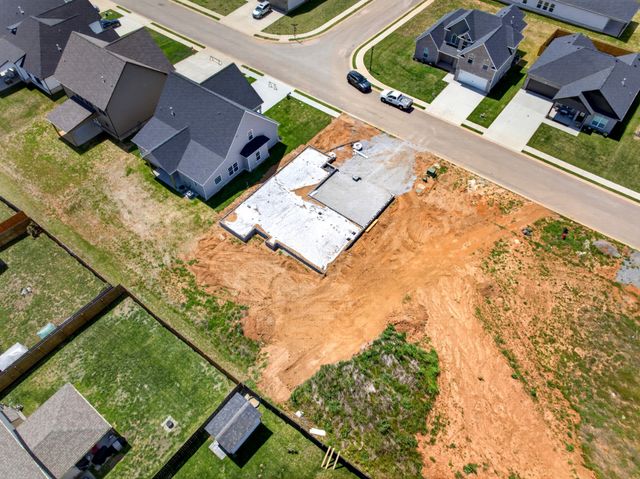 626 Woodrush Dr, Clarksville, TN 37040