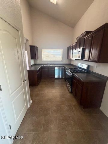 12008 COPPER HILL Place, El Paso, TX 79934