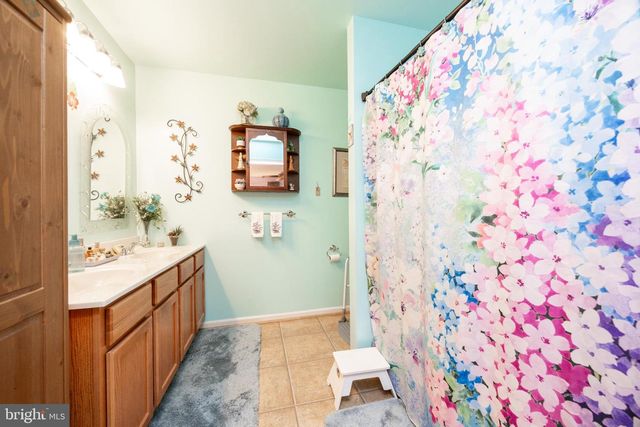 102 W HARMONY DR, Pottstown, PA 19464