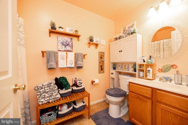 102 W HARMONY DR, Pottstown, PA 19464