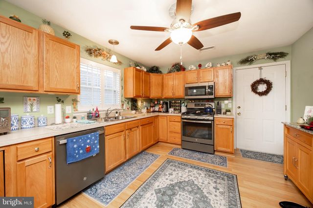 102 W HARMONY DR, Pottstown, PA 19464