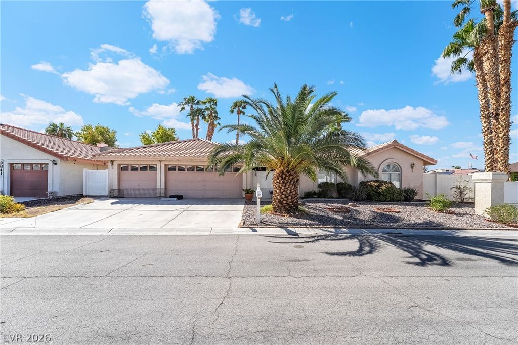 2621 Batelli Court, Las Vegas, NV 89121 — photo 2
