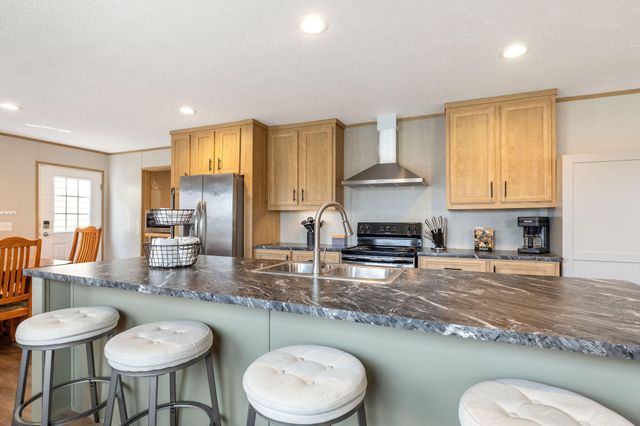 282 Scenic Drive, Hollister, MO 65672