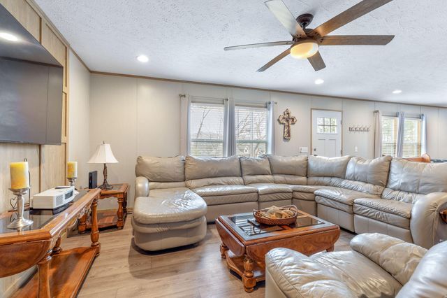 282 Scenic Drive, Hollister, MO 65672