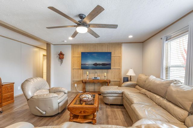 282 Scenic Drive, Hollister, MO 65672