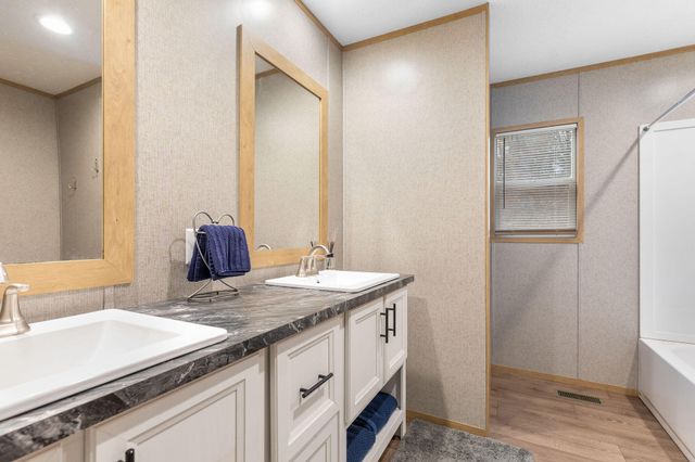 282 Scenic Drive, Hollister, MO 65672