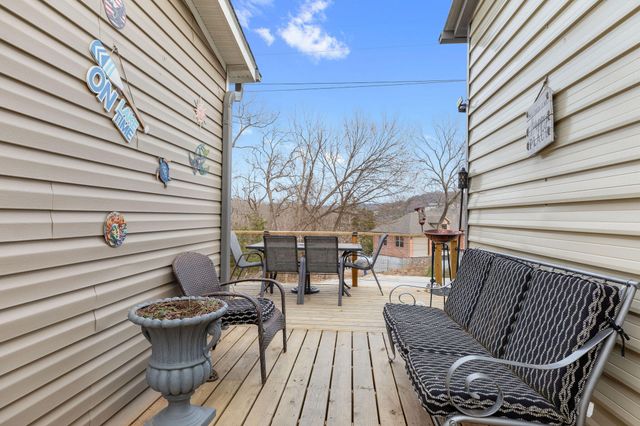 282 Scenic Drive, Hollister, MO 65672