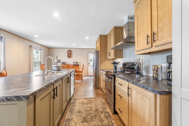 282 Scenic Drive, Hollister, MO 65672