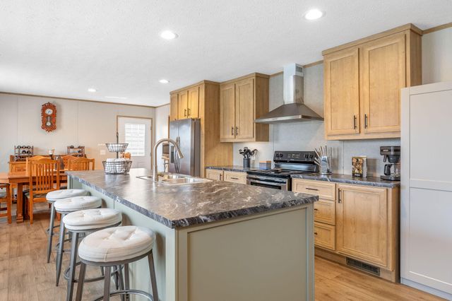 282 Scenic Drive, Hollister, MO 65672