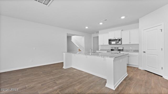 8 Castle Hill Drive, Yemassee, SC 29945