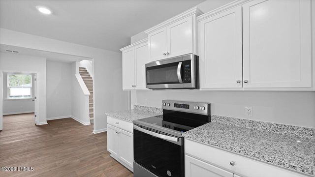 8 Castle Hill Drive, Yemassee, SC 29945