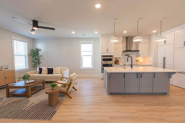 676 Blueway Avenue, Summerville, SC 29486