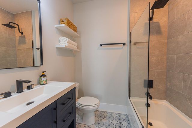 676 Blueway Avenue, Summerville, SC 29486