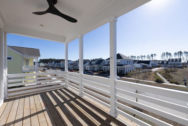 676 Blueway Avenue, Summerville, SC 29486