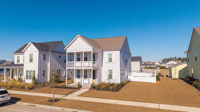 676 Blueway Avenue, Summerville, SC 29486