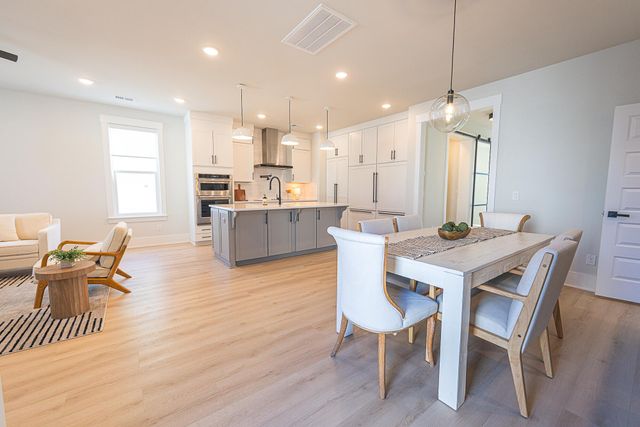 676 Blueway Avenue, Summerville, SC 29486