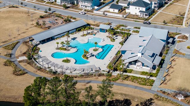 676 Blueway Avenue, Summerville, SC 29486