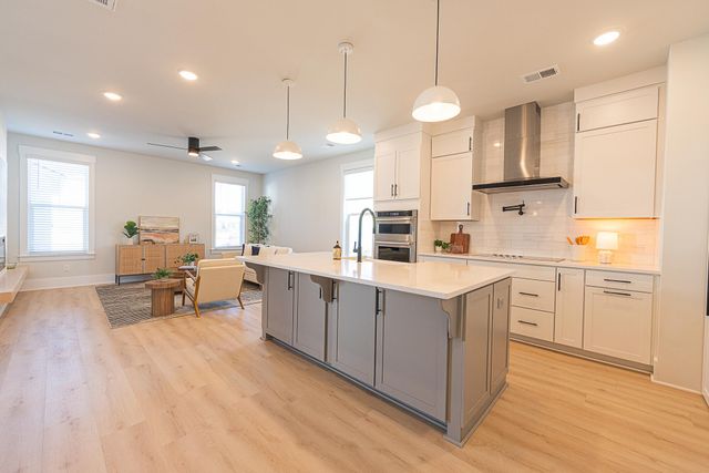 676 Blueway Avenue, Summerville, SC 29486