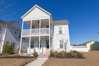 676 Blueway Avenue, Summerville, SC 29486