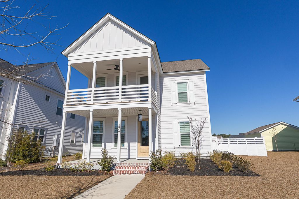676 Blueway Avenue, Summerville, SC 29486