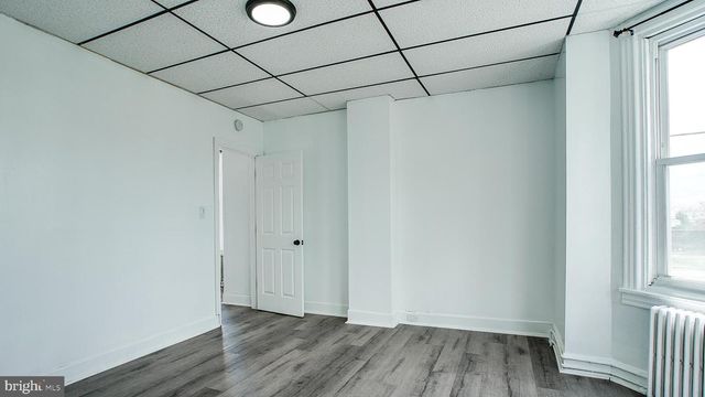 1649 ALLENGROVE ST, Philadelphia, PA 19124