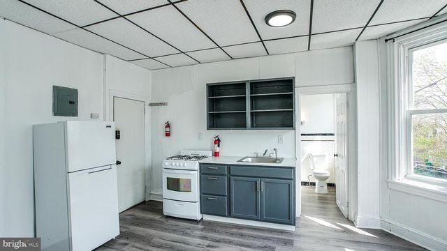 1649 ALLENGROVE ST, Philadelphia, PA 19124