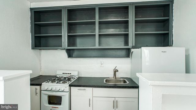 1649 ALLENGROVE ST, Philadelphia, PA 19124