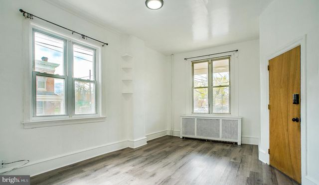 1649 ALLENGROVE ST, Philadelphia, PA 19124